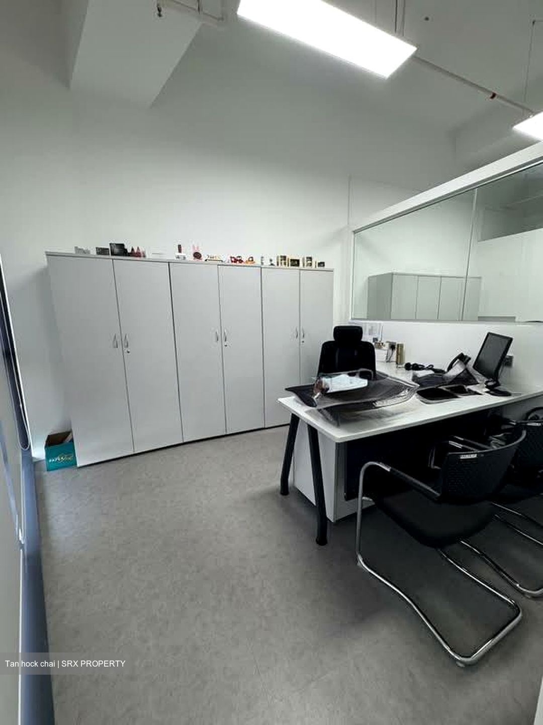 Woods Square (D25), Office #604753711